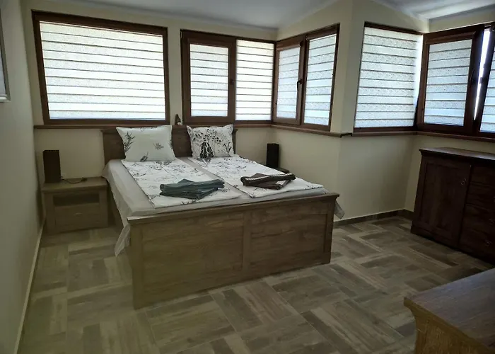 Gnezdo Sarafovo * Бургас