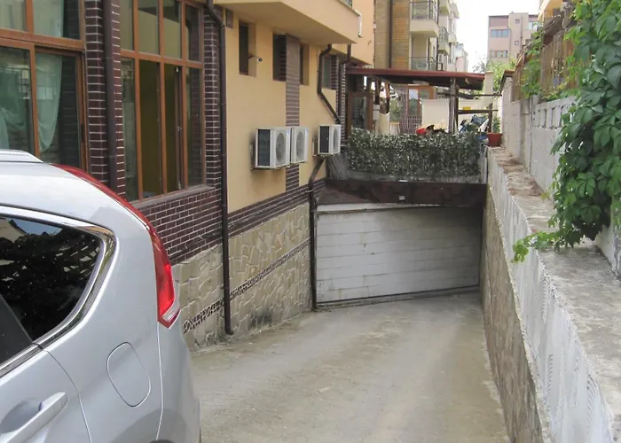 Gnezdo Sarafovo * Burgas